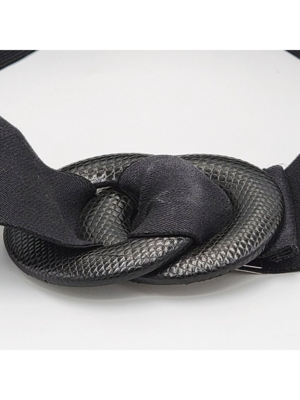 Vtg Y2K Black Elastic Belt With Textured Knot Buckle Accent